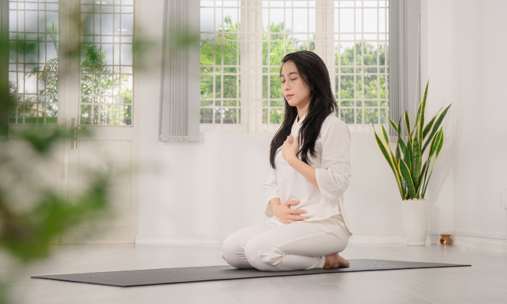 4 phép thở Yoga để phục hồi năng lượng và cân bằng tâm trí - Yoga Năng Lượng Sống